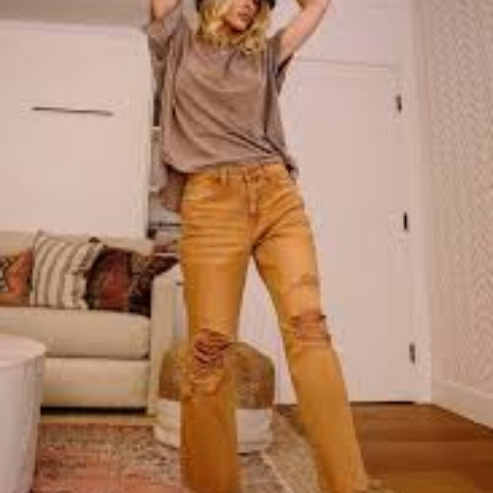 Women’s Ankle-Length Distressed Jeans in Mustard